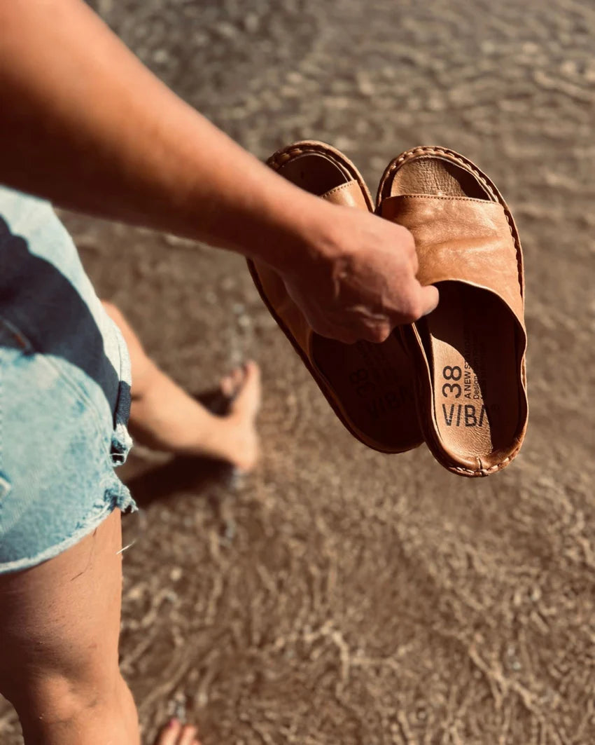 SAINT TROPEZ Leather Cognac Brown